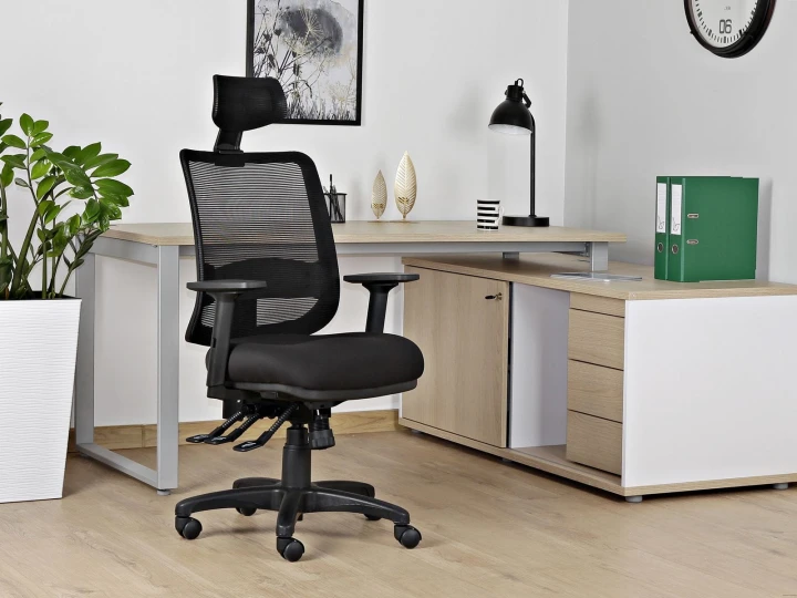 Fotel Saga Plus UNIQUE 24/7 – wytrzymały fotel ergonomiczny do pracy zmianowej, aranżacja