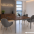 Stół konferencyjny 140 × 140 cm w dekorze orzech z antracytowym stelażem – nowoczesne meble biurowe Systemmeble24.pl