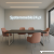 Stół konferencyjny 180 × 140 cm z blatem w dekorze orzech i metalowym stelażem – nowoczesne meble konferencyjne Systemmeble24.pl